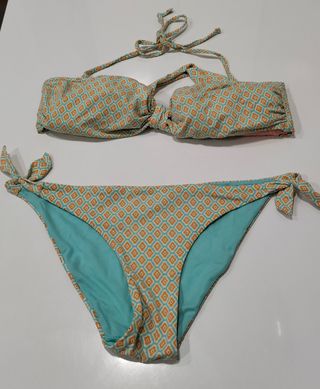 Bikini dorado y verde agua