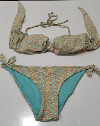 Bikini dorado y verde agua