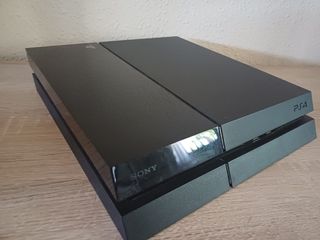 PS4 (PlayStation 4) negra - 2 mandos