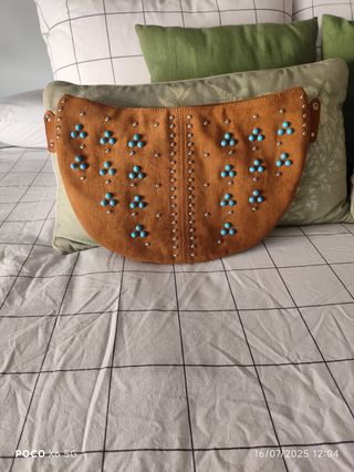 Bolso terciopelo un solo uso. En perfecto estado.