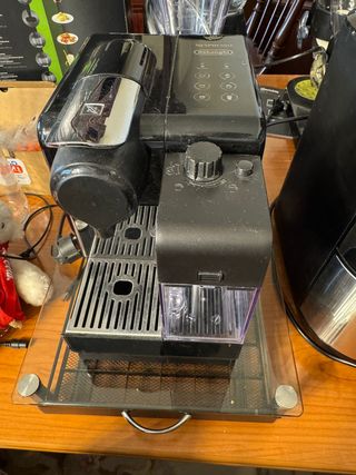 Cafetera Nespresso DeLonghi Lattissima Touch