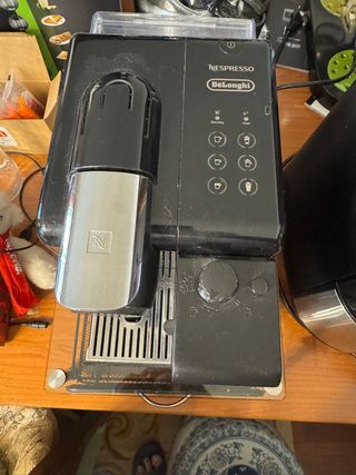 Cafetera Nespresso DeLonghi Lattissima Touch
