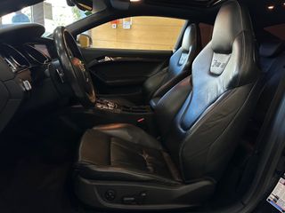 Audi RS5 4.2 Quattro 2011