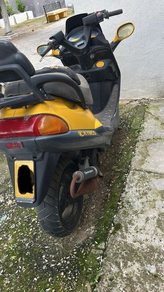 Kymco Dink 50cc - Scooter amarillo