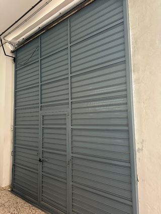 Puerta corredera almacén garaje