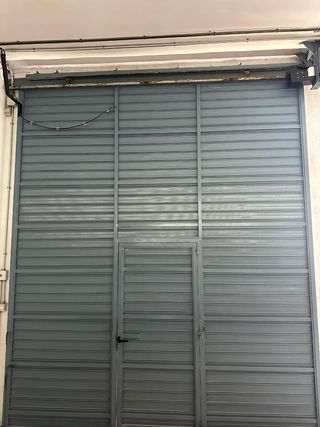 Puerta corredera almacén garaje