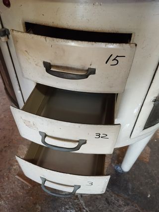 Mesa dentista antigua - metal