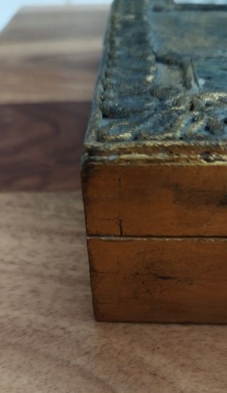 Scatola in stile veneziano in legno dorato