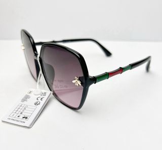 Gafas mujer negras detalle abeja y patilla tricolo