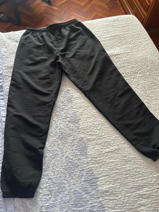 Pantalón deportivo negro
