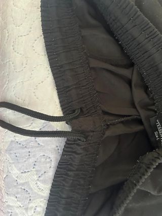 Pantalón deportivo negro