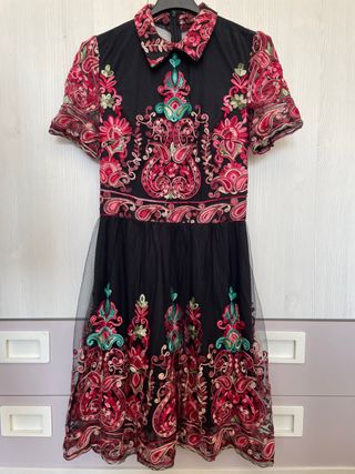 Vestido fiesta bordado rojo