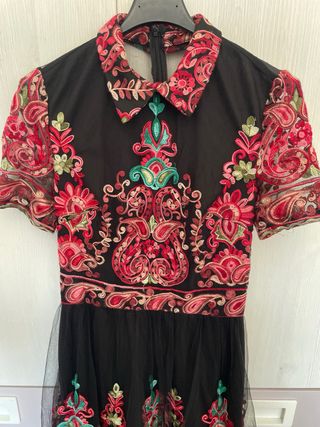 Vestido fiesta bordado rojo