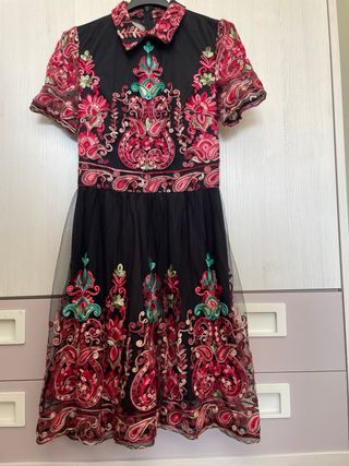 Vestido fiesta bordado rojo