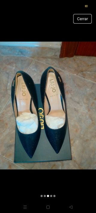 Tacones negros brillantes fiesta