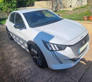 Peugeot e-208 2021