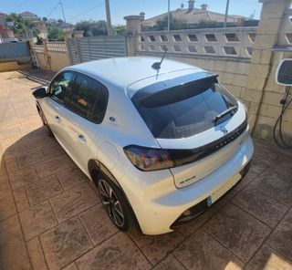 Peugeot e-208 2021