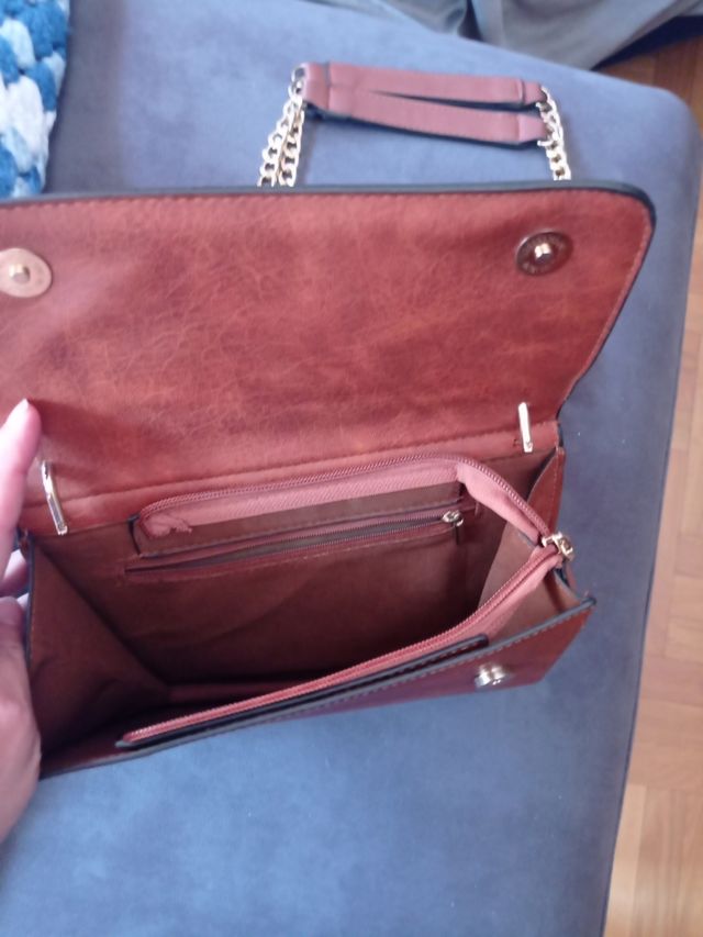 Bolso bandolera beige y marrón