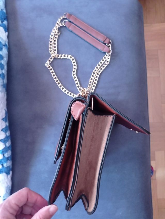 Bolso bandolera beige y marrón