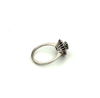 Anillo vintage esmeralda .
