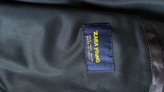 Cazadora Zara Young marrón con capucha