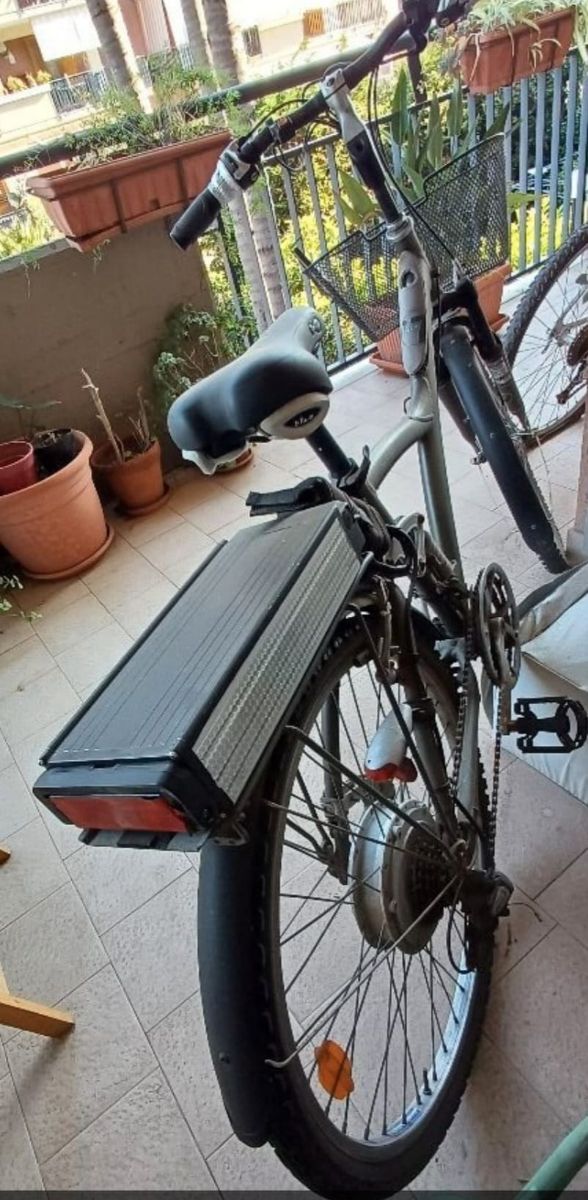 Bici elettrica B'Twin usata, cambio Shimano