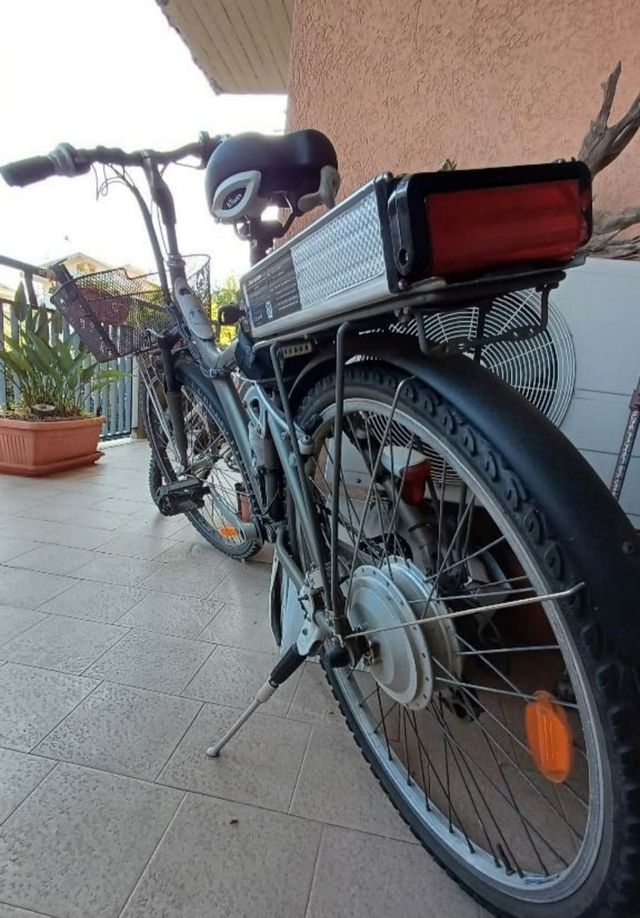 Bici elettrica B'Twin usata, cambio Shimano