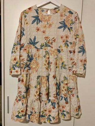 Vestido Zara floral beige