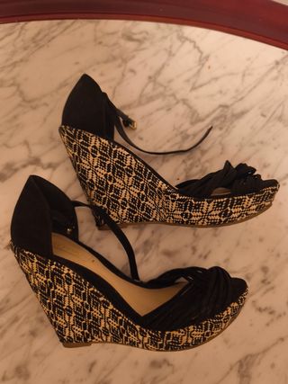 Sandalias Stradivarius negras tacón