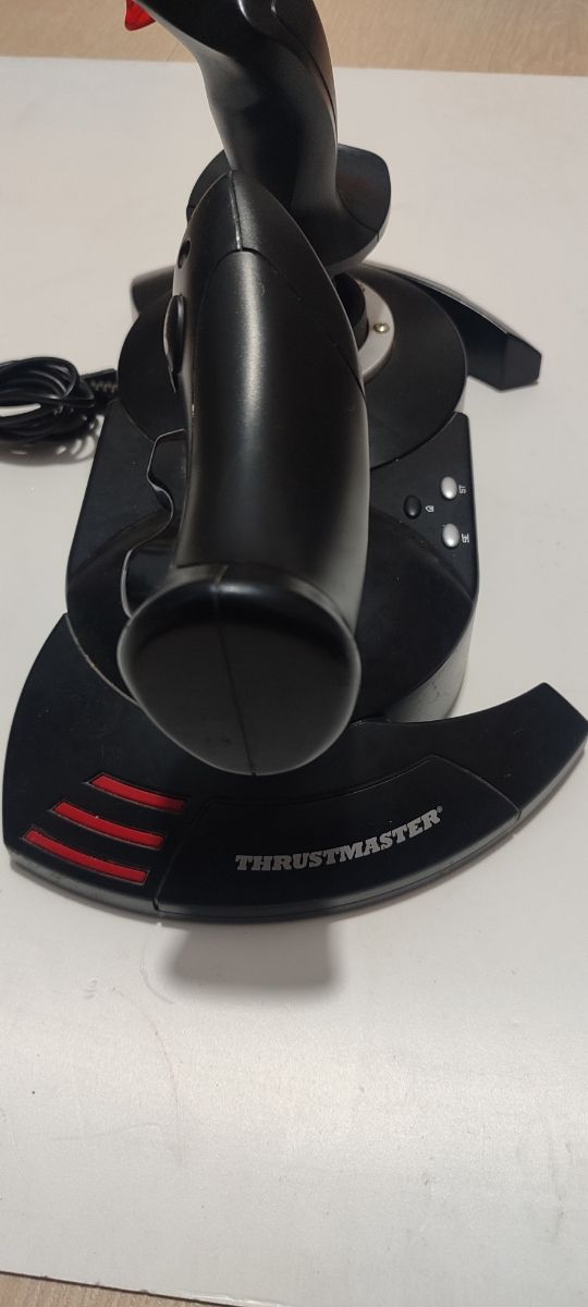 Joystick Thrustmaster PC