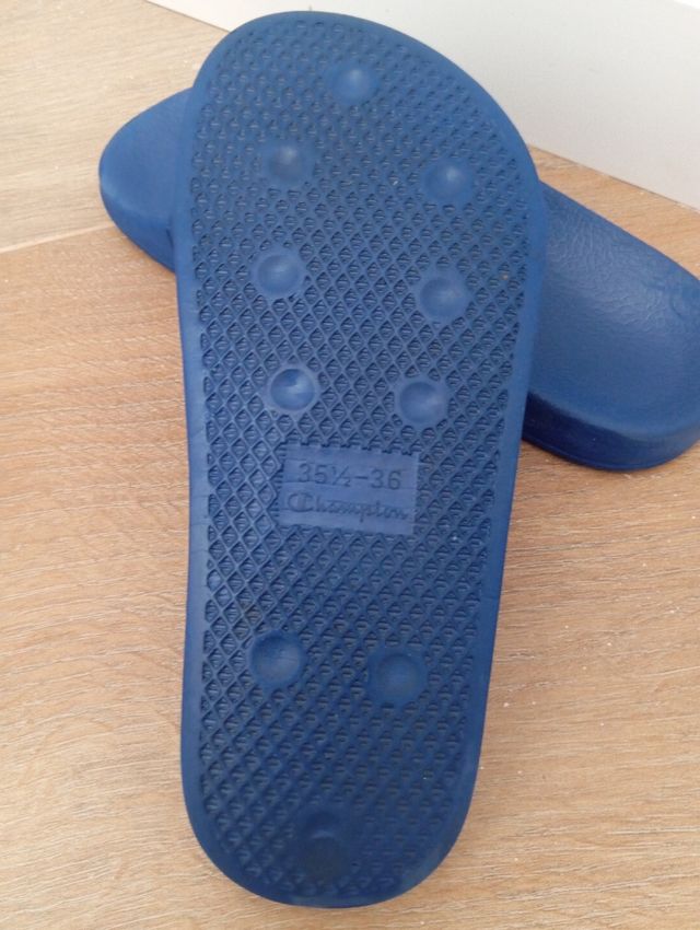 Chinelos Champion azuis, tamanho 35½ - 36