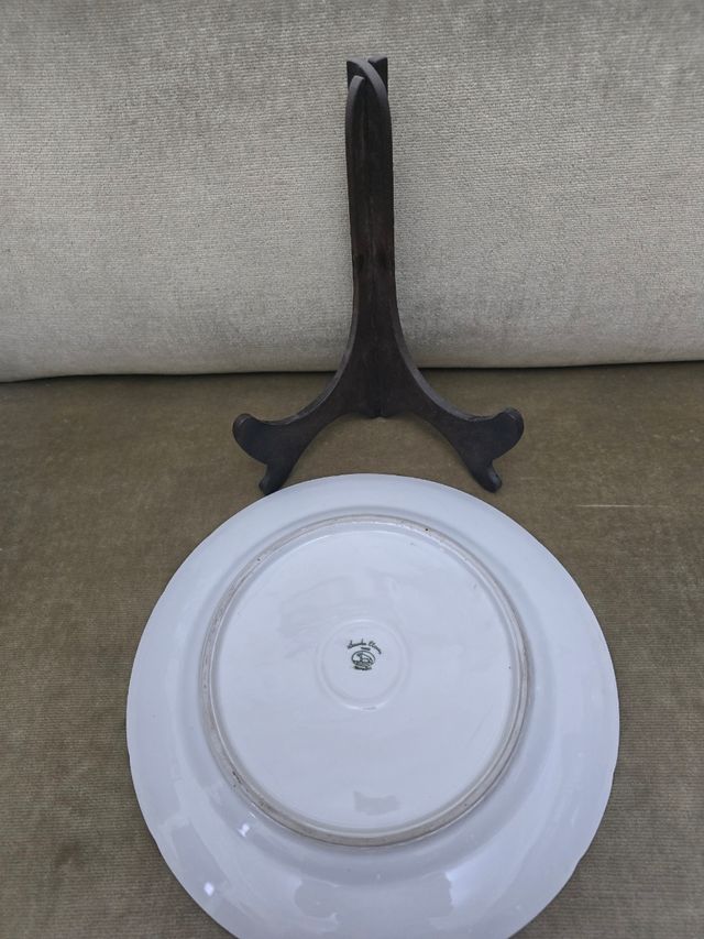 Plato Santa Clara porcelana antigua con pie gris