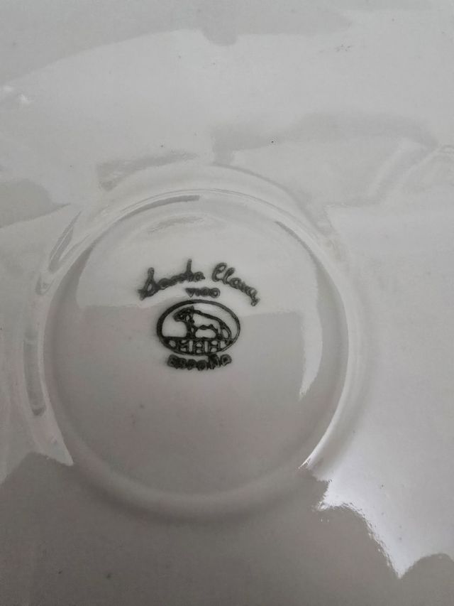 Plato Santa Clara porcelana antigua con pie gris