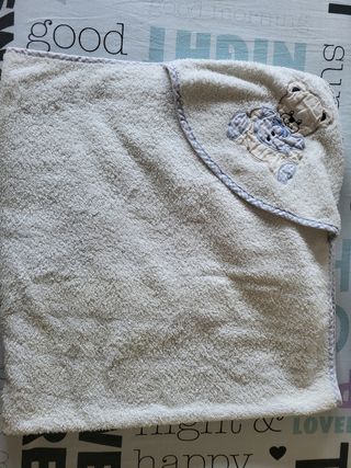 Lote 2 capas de baño y un juego cuna