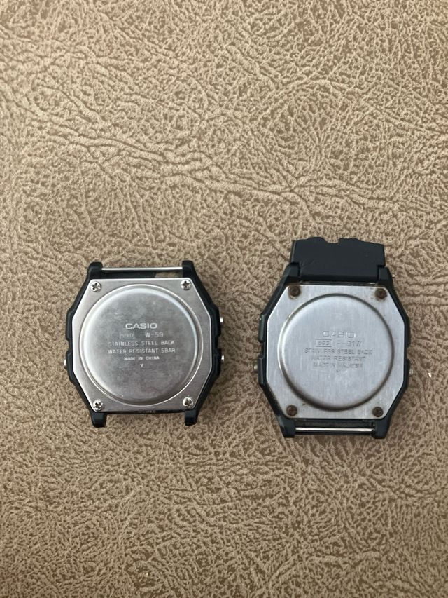 2 relojes Casio vintage negros