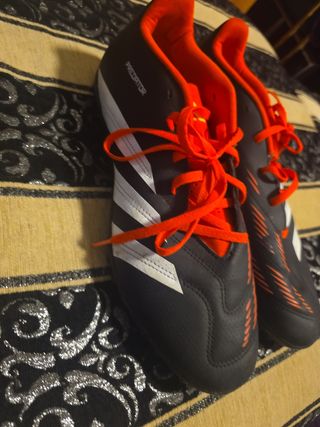 Zapatillas Adidas Fútbol - Negras/Rojas
