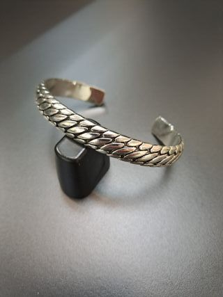 Pulsera metálica diseño piel de serpiente nueva