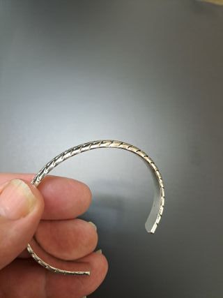 Pulsera metálica diseño piel de serpiente nueva