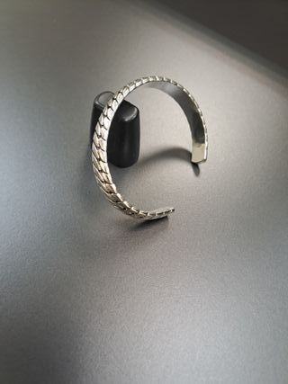Pulsera metálica diseño piel de serpiente nueva