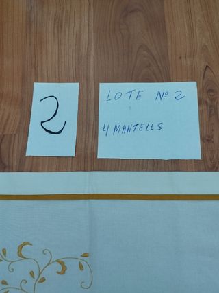 LOTE N 2 MANTELES 4 UNIDADES