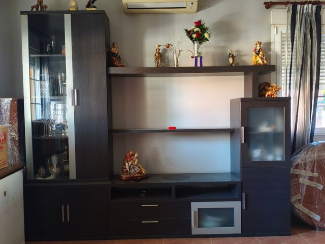 Mueble salón madera oscura