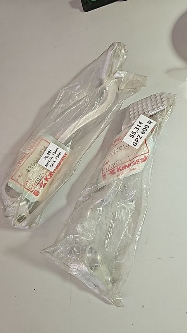 Pedales freno Kawasaki GPZ600R & Ninja 750R