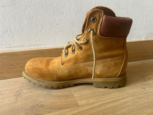 Botas Timberland usadas
Talla 7,5
Viene con su caj