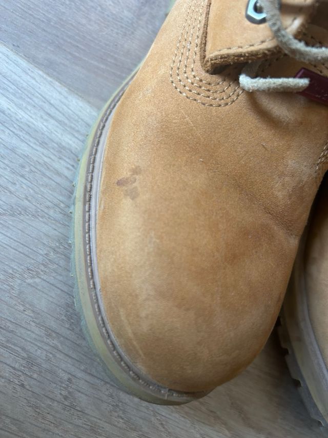 Botas Timberland usadas
Talla 7,5
Viene con su caj