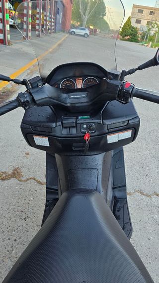 Suzuki Burgman 400 - Estado impecable 21.400 km
