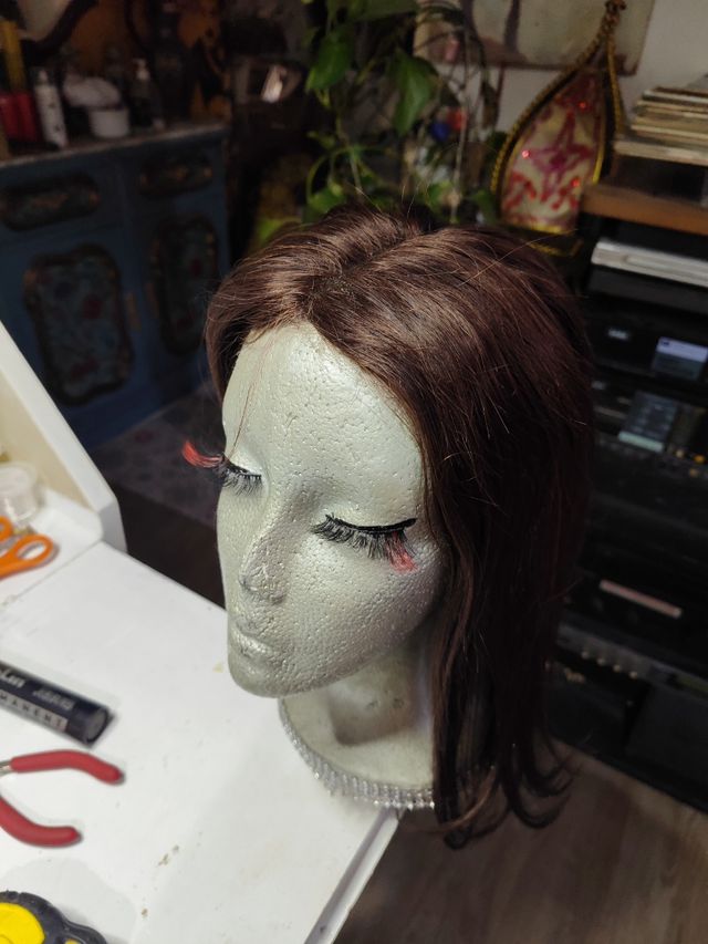 Peluca castaña - flequillo largo