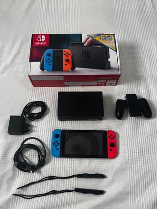 Nintendo Switch - Azul y Rojo