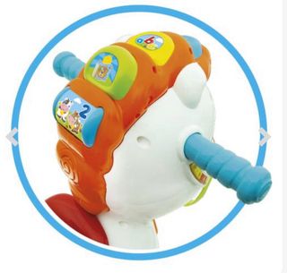 Triciclo infantil Feber y caballito balancín Tito.