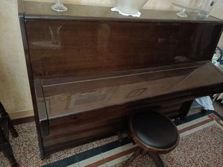 Pianoforte verticale antico