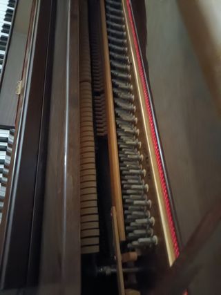Pianoforte verticale antico